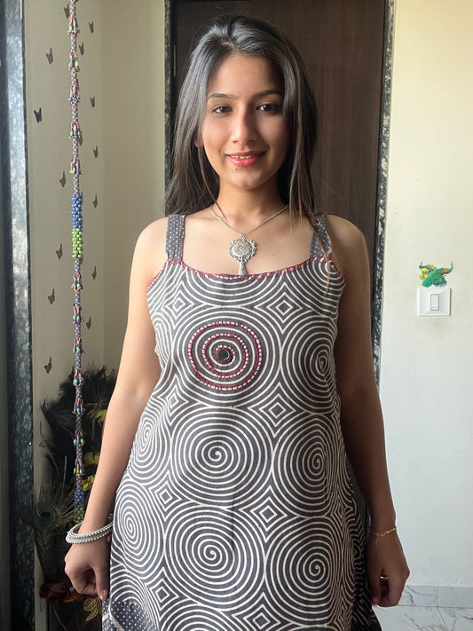 Urban Essential Short Top | Breathable Cotton Everyday Modern | Grey