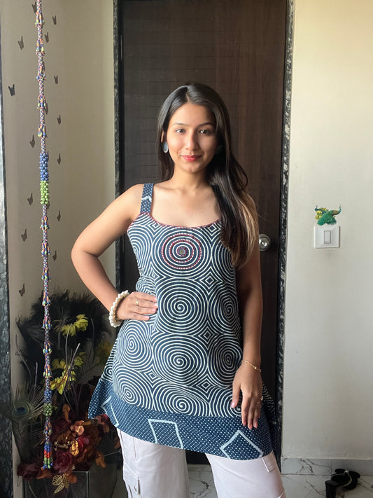 Urban Essential Short Top | Breathable Cotton Everyday Modern | Blue