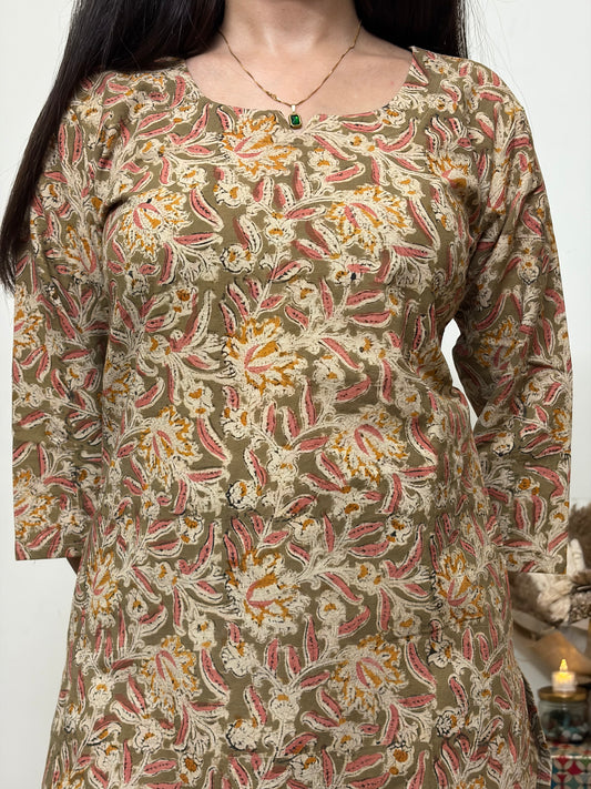 Urban Essential Short Top | Breathable Cotton Floral Print | Green