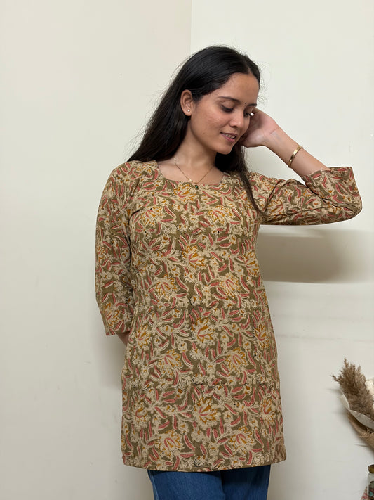 Urban Essential Short Top | Breathable Cotton Floral Print | Green